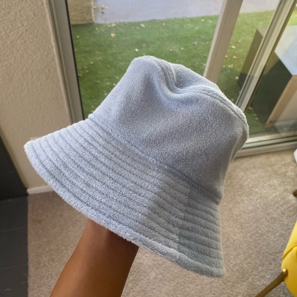 Aritzia Wilfred Free Bucket Hat